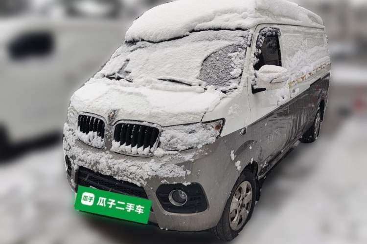 Used Jinbei New Hiace X30L 2022 1.5L Wealth Edition Air-Conditioning-Free Van China VI Standard SWC15M