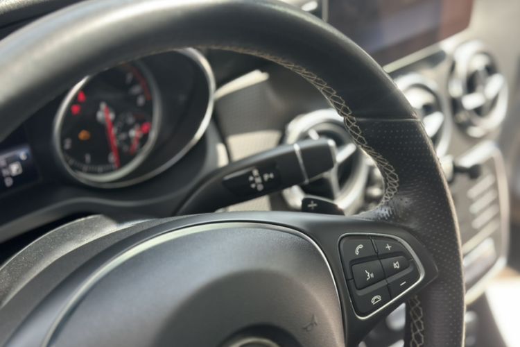 Used Mercedes-Benz GLA 2018 GLA 200 Sport Edition Gear Lever