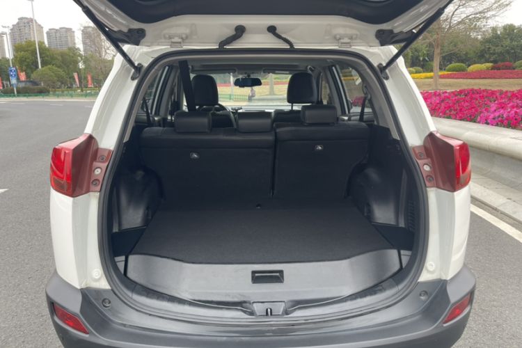 Used Toyota RAV4 2013 2.0L CVT Four-Wheel Drive New Edition