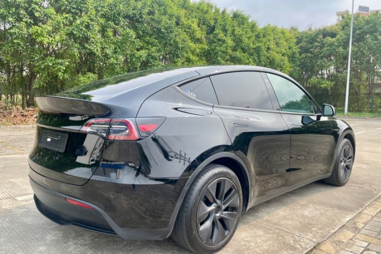 Used Tesla Model Y 2023 Rear-Wheel-Drive Version