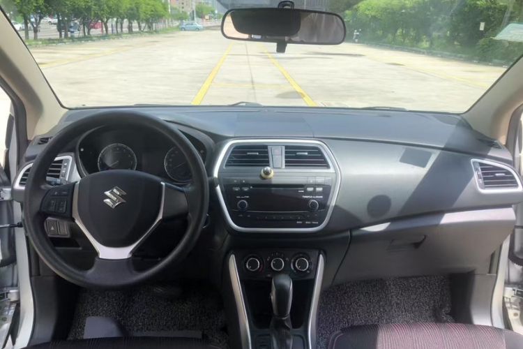 Used Suzuki S-Cross 2014 1.6L CVT Two-Wheel Drive Entry Model