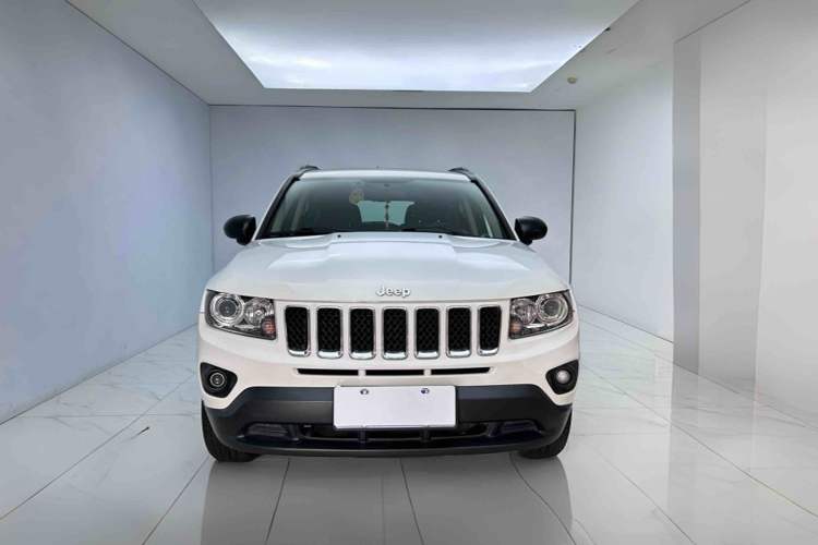 Used Jeep Compass 2015 2.0L two-wheel drive sport version Exterior 1