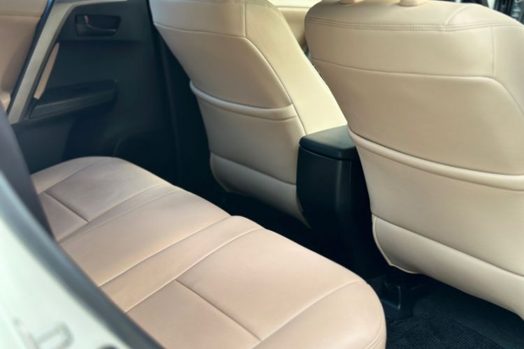 Used Toyota RAV4 2015 2.0L CVT Two-Wheel Drive Urban Edition