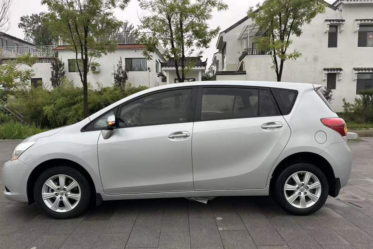 Used Toyota Verso 2014 Starlight 180G CVT Comfortable Multi-Function Edition