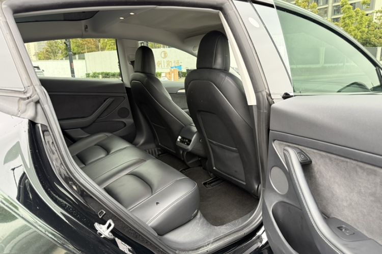 Used Tesla Model 3 2022 Performance High-Performance All-Wheel-Drive Version Interior 4