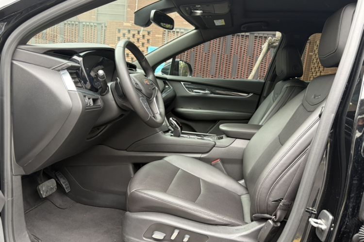 Used Cadillac XT5 2021 2.0T Two-Wheel Drive Luxury Version Interior 8