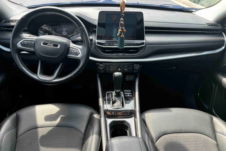 Used Jeep Compass 2021 220T Automatic Leading Edition Interior 1