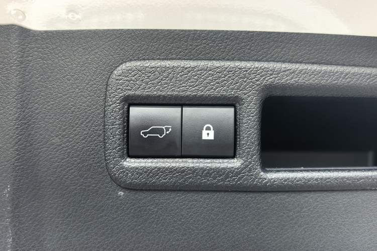 Used Lexus NX 2020 300h Front-Drive FENGSHANG Version China VI Standard Interior 15