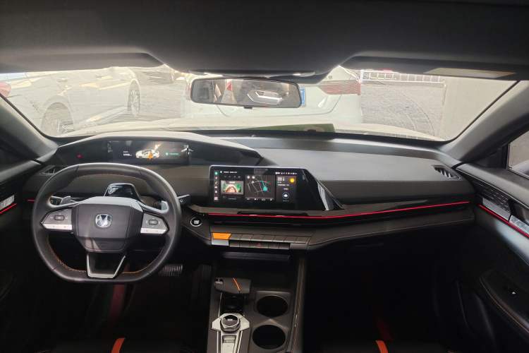 Used CHANGAN UNI-V 2024 1.5T Prestige Edition
