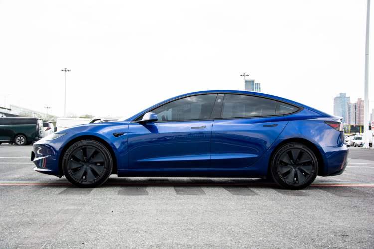 Used Tesla Model 3 2023 Rear-Wheel-Drive Version Exterior 4