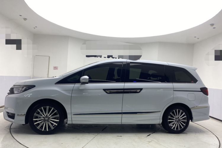 Used Honda Elysion 2024 2.0L eHEV Classic Edition
