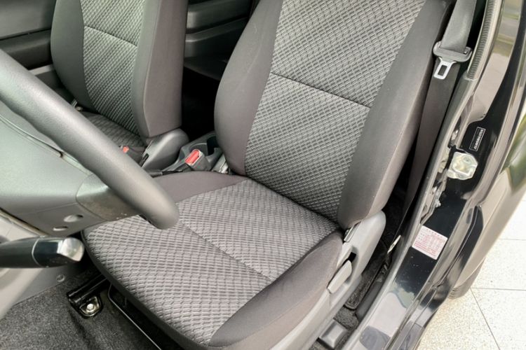 Used Suzuki Jimny 2015 1.3 AT JLX Left Front Seat