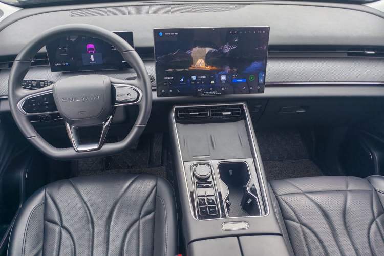 Used Chery Fengyun T9 2024 120 Long-Range Luxury Version 5 Seats Ternary Lithium Interior 2