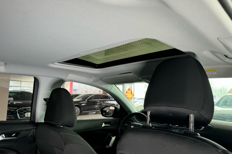 Used Peugeot 308 2018 1.6L Automatic Luxury Edition Interior 8