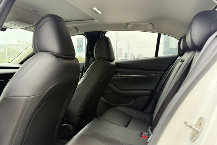 Used Mazda 3 Axela 2021 2.0L Automatic Zhiya Edition Interior 3