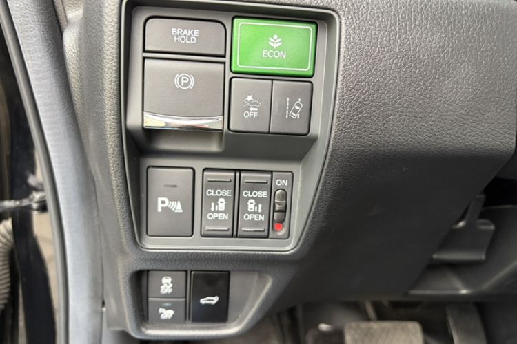 Used Honda Elysion 2019 2.0L Hybrid Luxury Edition Interior 5