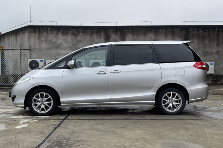 Used BYD M6 2013 2.4L Manual Luxury Model
