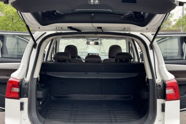 Used FORTHING Joyear X5 2017 1.6L CVT Luxury Model
