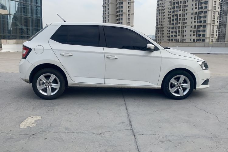 Used Skoda Fabia 2017 1.4L Automatic Car Enjoy Edition Exterior 3