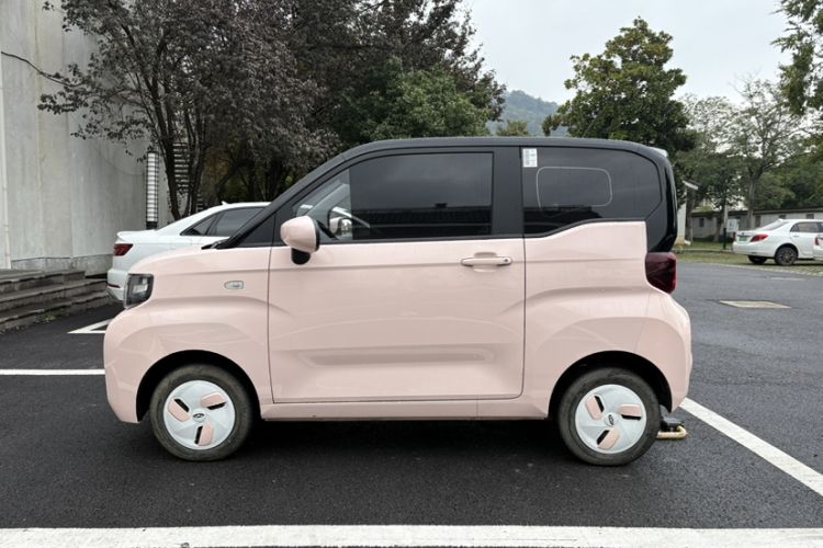 Used Chery QQ Ice Cream 2022 120km Conical Shape Lithium Iron Phosphate Exterior 6