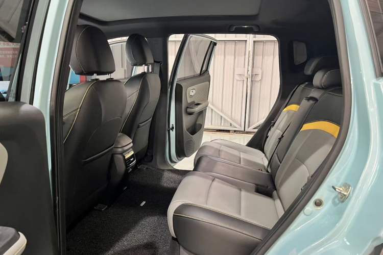 Used AION Y 2022 70 Tech Edition Lithium Iron Phosphate
