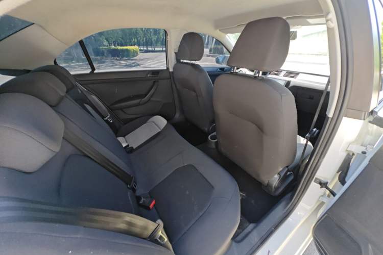 Used Volkswagen Santana 2015 1.6L Automatic Fashion Edition