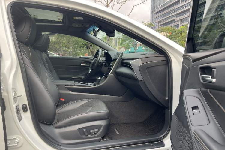 Used Toyota Avalon 2022 2.5L Luxury Edition Interior 1