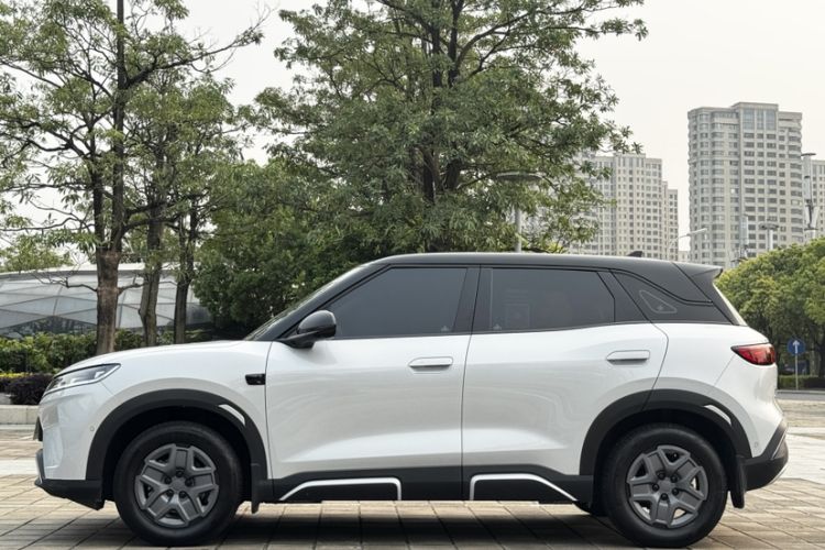 Used BYD Yuan UP 2025 Intelligent Driving Version 401 KM Dynamic Edition Exterior 5