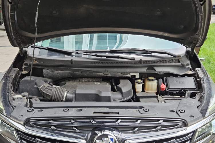 Used Buick GL8 2020 Land Cruiser Executive Class 652T Comfort Model
