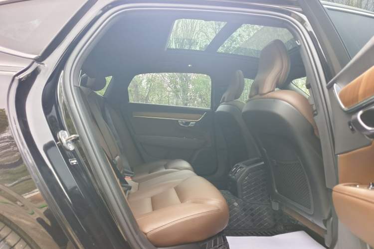 Used Volvo S90 2024 B5 Zhiyi Luxury Edition