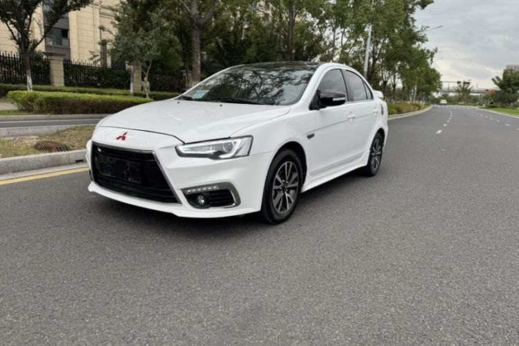 Used Mitsubishi Lancer EX 2016 1.8L Manual Black-and-White Retro Edition
