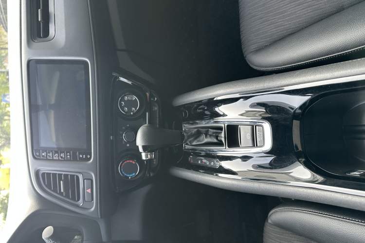 Used Honda Vezel 2020 1.5L CVT Pioneer Edition
