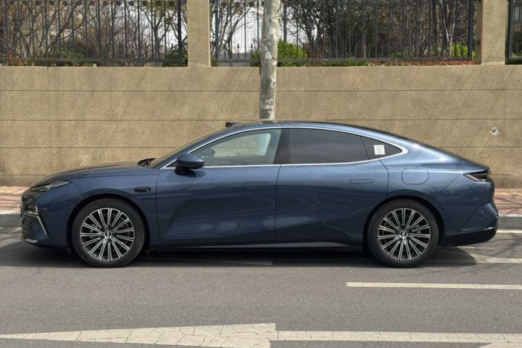 Used Geely Galaxy 8 2025 130km EM-P Starship Edition Exterior 5