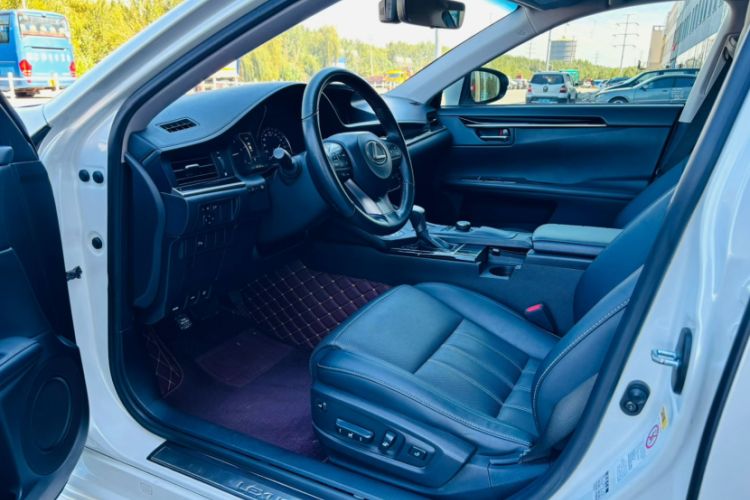 Used Lexus ES 2016 200 Midnight Special Limited Edition
