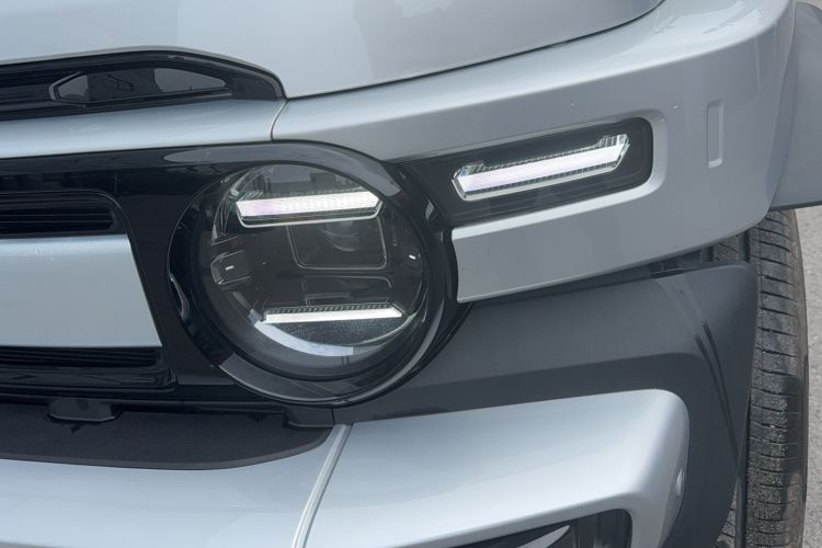 Used iCAR V23 2025 401 Two-Wheel Drive Intelligent Driving Version
