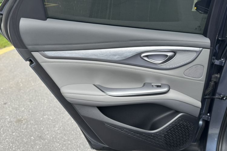 Used BYD Seal 2024 HONOR Edition DM-i 1.5L 121km Luxury Model Interior 3