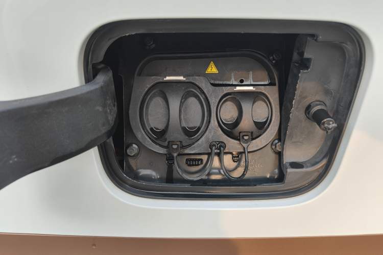 Used Geely Galaxy Panda 2024 Panda Mini 200km Endurance Bear Exterior 8