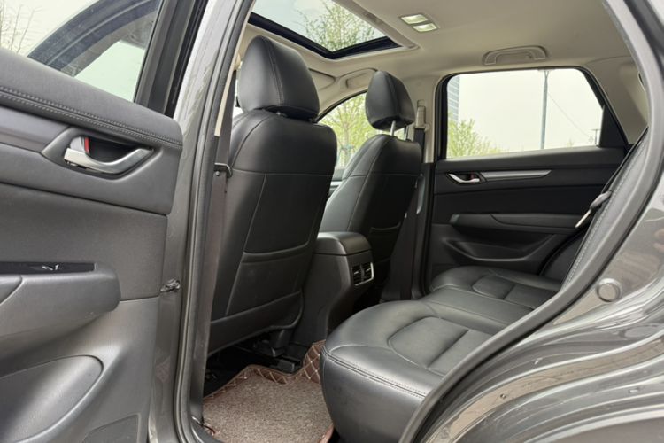 Used Mazda CX-5 2017 2.0L Automatic 2WD ZhiShang Trim China V Standard Interior 2