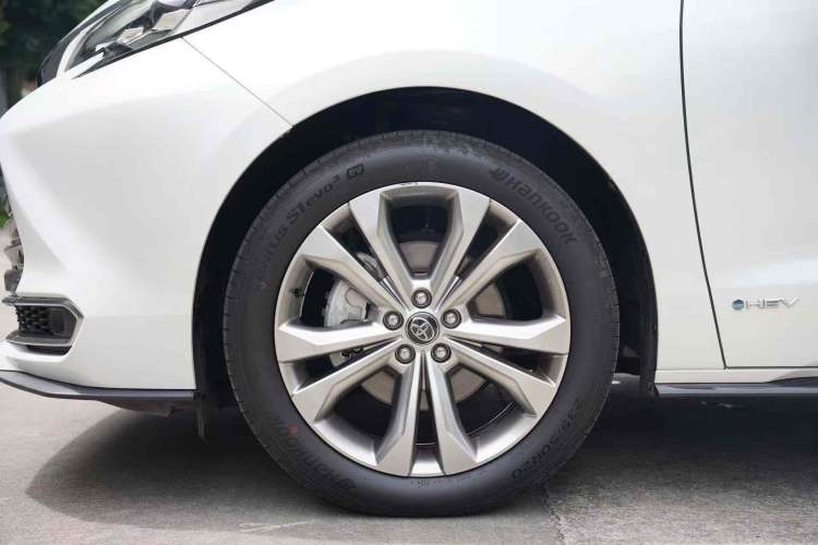 Used Toyota Sienna 2024 2.5L Hybrid Ultimate Edition