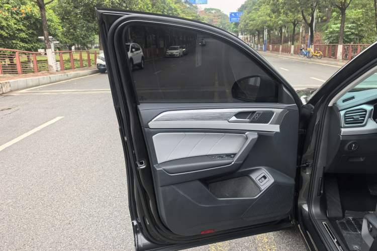 Used Volkswagen Tayron 2023 Revised Version 380TSI All-Wheel Drive R-Line High-Energy Edition Interior 7