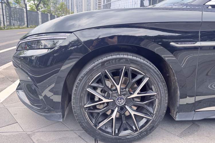 Used BYD Han 2024 EV Glory Edition 506KM Front-Wheel-Drive Premium Model
