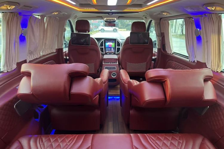 Used Mercedes-Benz Vito 2018 2.0T Elite Version 7 Seats China VI Emission Standard
