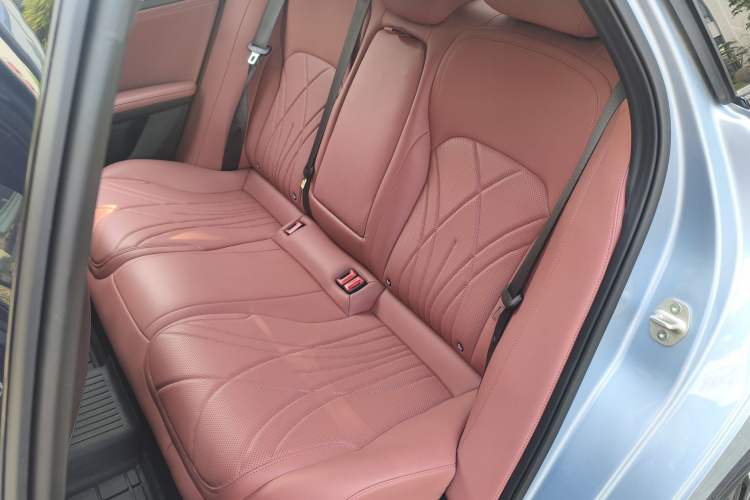 Used Geely Galaxy L6 2025 EM-i 140km Starship Edition
