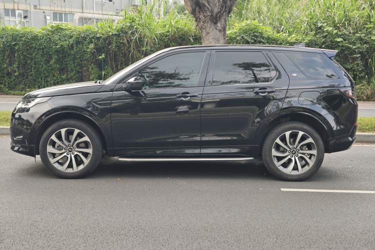 Used Land Rover Discovery Sport New Energy 2022 Facelifted P300e Plug-in Hybrid Electric Version Exterior 5