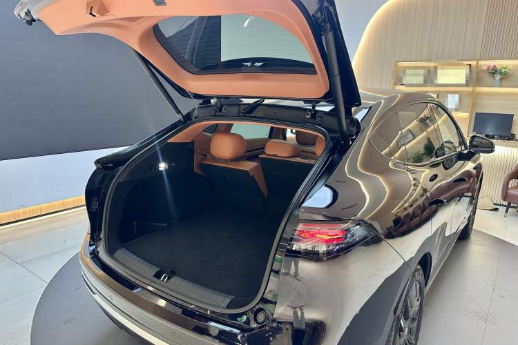 Used Hyptec HT 2025 825 Max Exterior 6