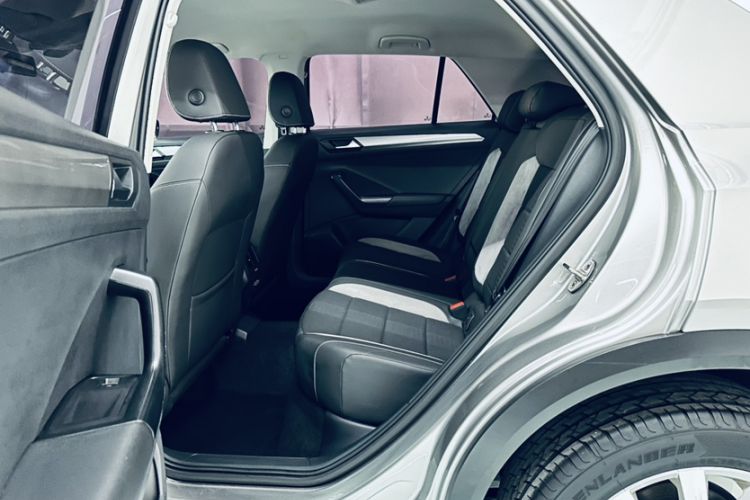 Used Volkswagen T-ROC 2018 230TSI DSG Two-Wheel Drive Advanced Version China V Standard
