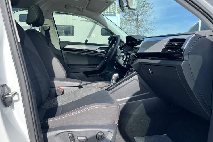 Used Volkswagen Tayron 2020 280TSI Two-Wheel Drive Luxury Connect Edition Interior 3