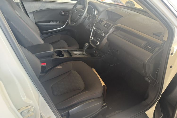 Used Bestune X80 2016 2.0L automatic Comfort trim level
