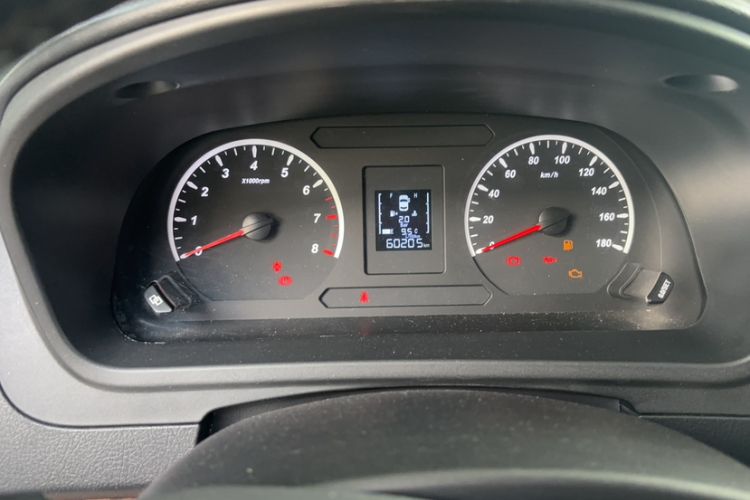 Used FORTHING Lingzhi PLUS 2021 Travel Edition 2.0L Manual Luxury Version 9 Seats