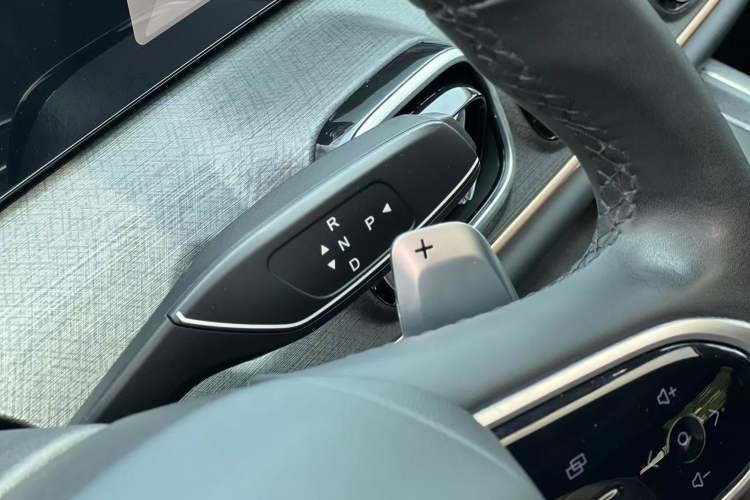 Used Chery Tiggo 9 2023 2.0T Dual-Clutch Two-Wheel Drive Luxury Edition 5 Seats Gear Lever